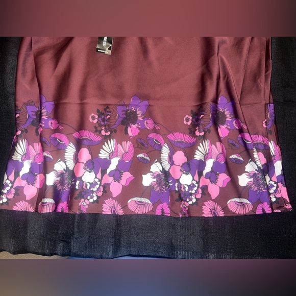 Satin Floral Scoop Neck Downtown Cami - Picture 8 of 9